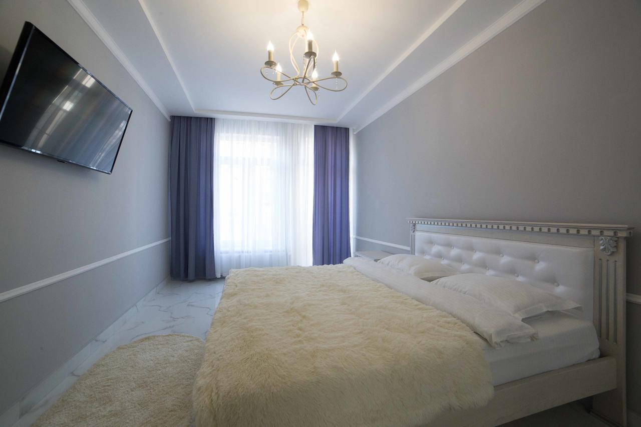 Leogrand Apartments On Kulisha 36 Лвив Екстериор снимка